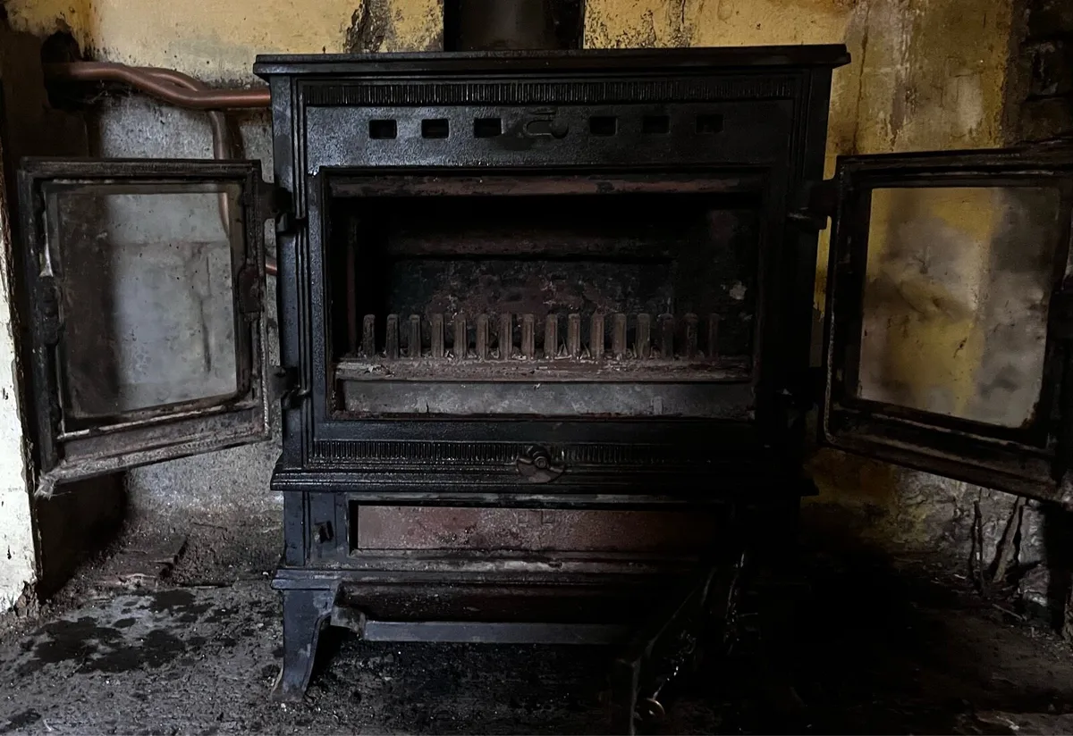 12KW Stovax stove with back boiler - Image 4