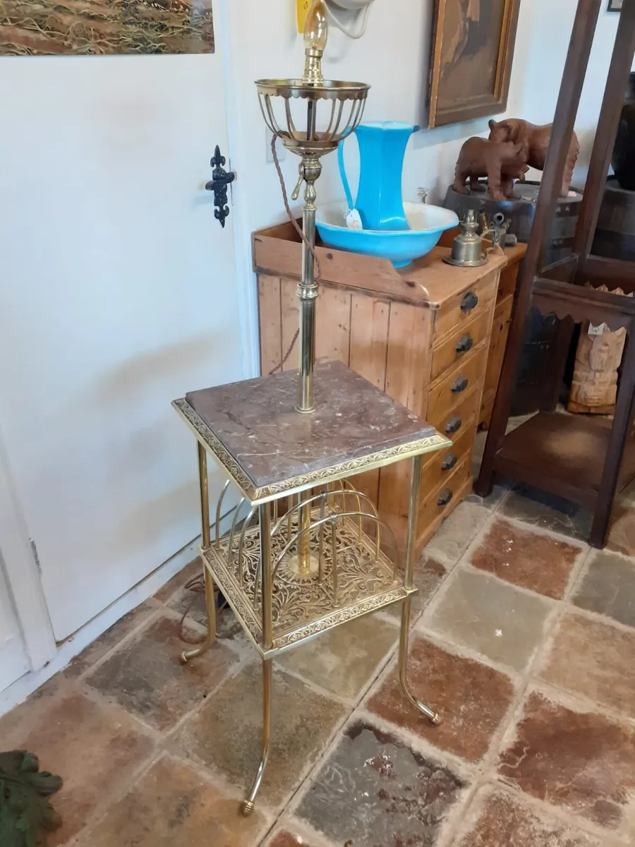 Early 1900s granite top brass floor lamp - Image 1
