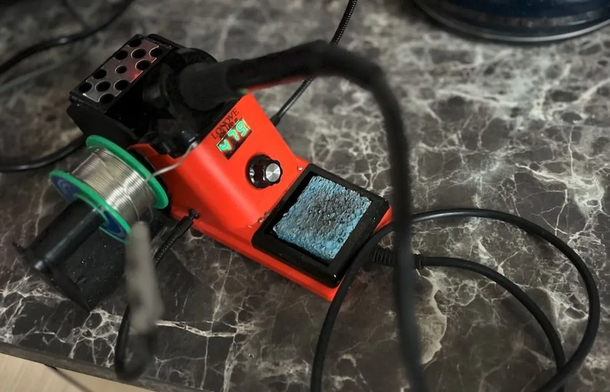 Lonove Digital Soldering Station - Excellent