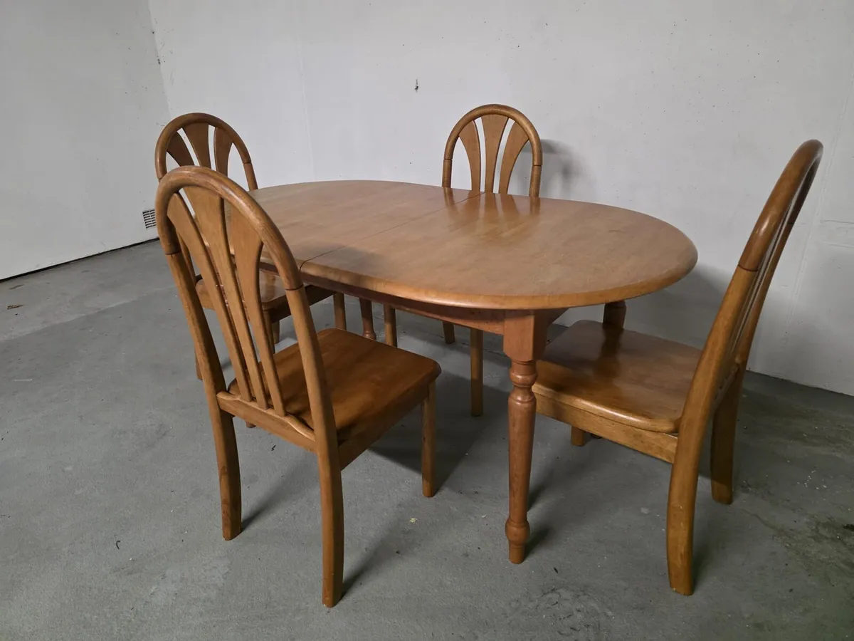 OAK dining table and 4 chairs - Image 1