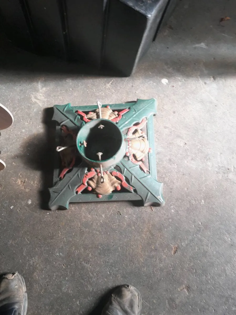 Christmas tree stand