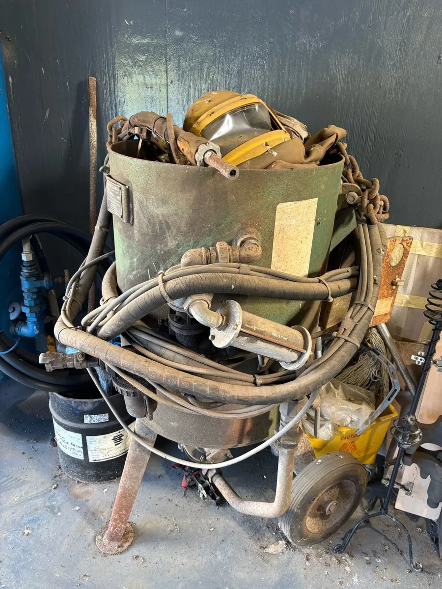 Sandblaster and compressor - Image 2