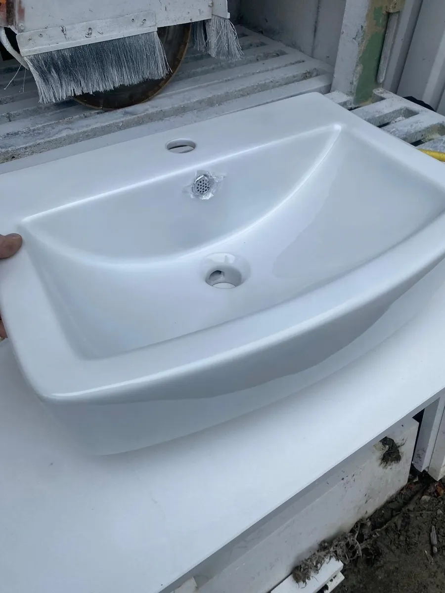 Sinks semi recessed - Image 2