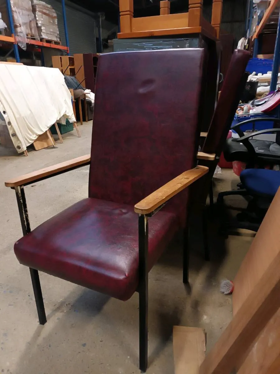 Large Chair - Image 1