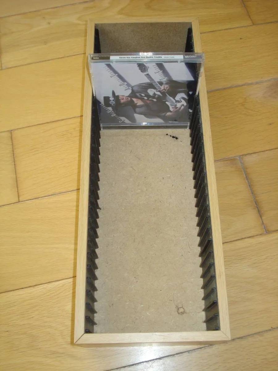 CD STORAGE RACK  AND  HOLDERS. - Image 3