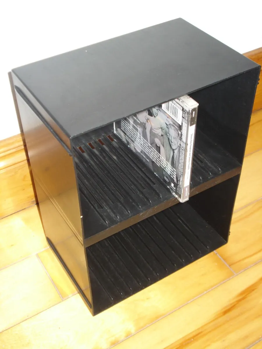 CD STORAGE RACK  AND  HOLDERS. - Image 4