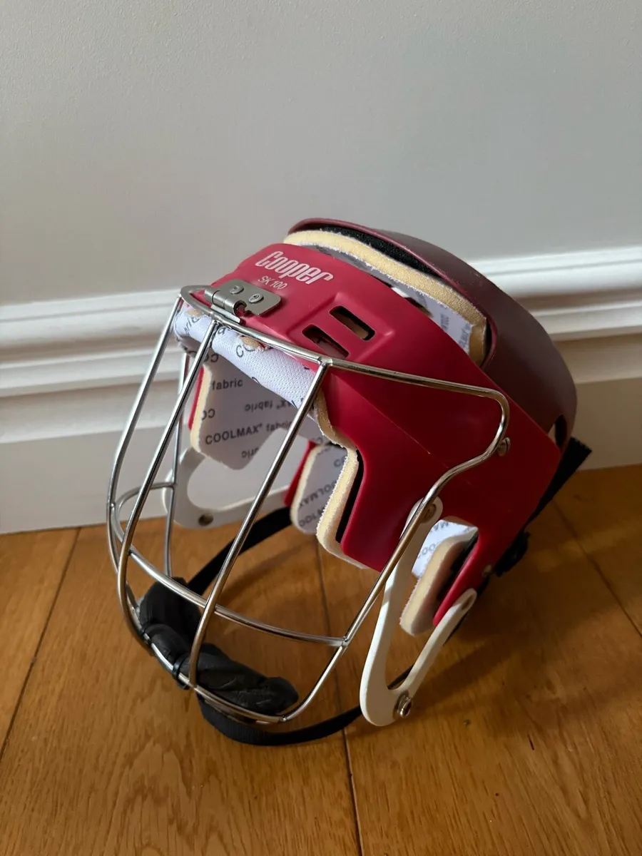Cooper Sk100 Hurling Helmet - Image 2