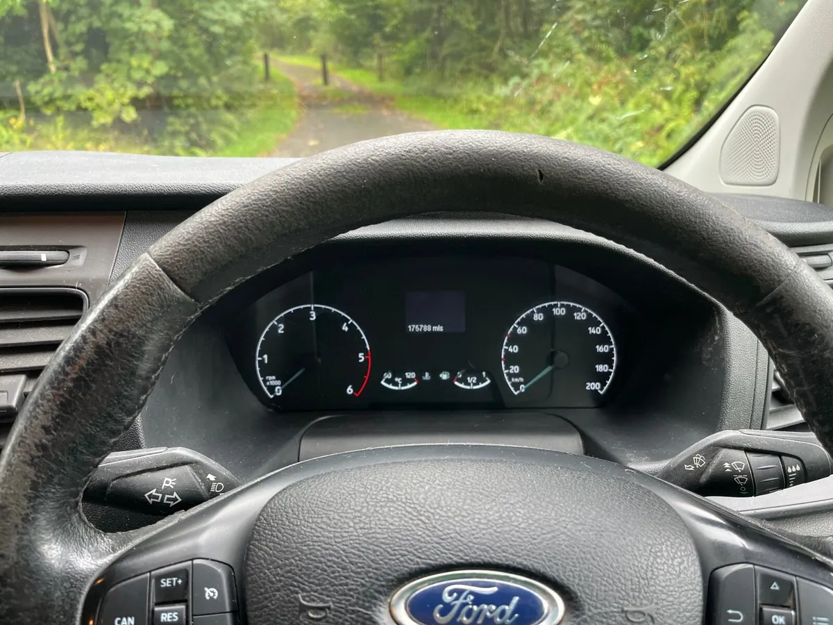 Ford Transit Custom 2019 - Image 2