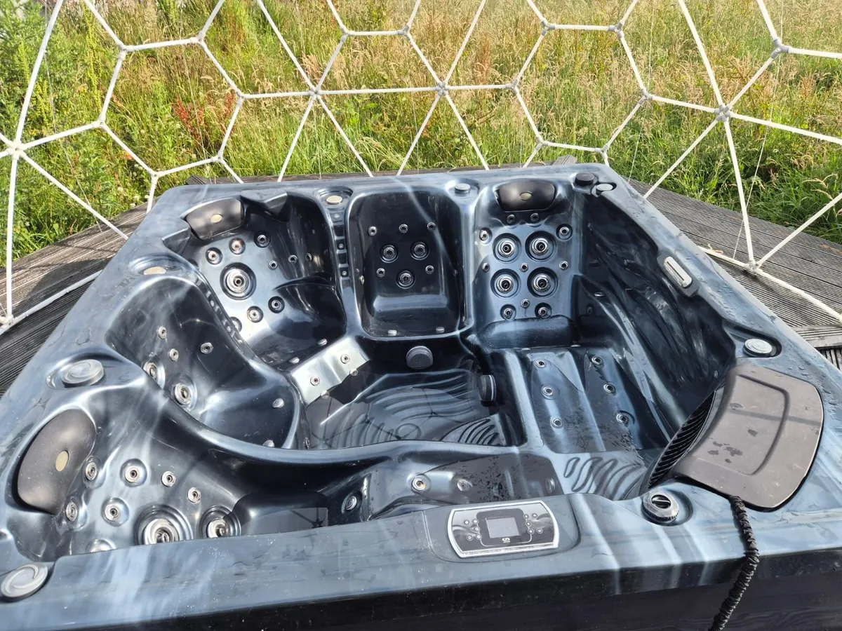 Hot Tub Spatec 850B Shadow Black + Wifi/Bluetooth - Image 4