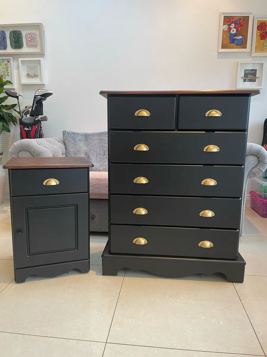 Solid wood chest of drawers and bedside locker - Image 1