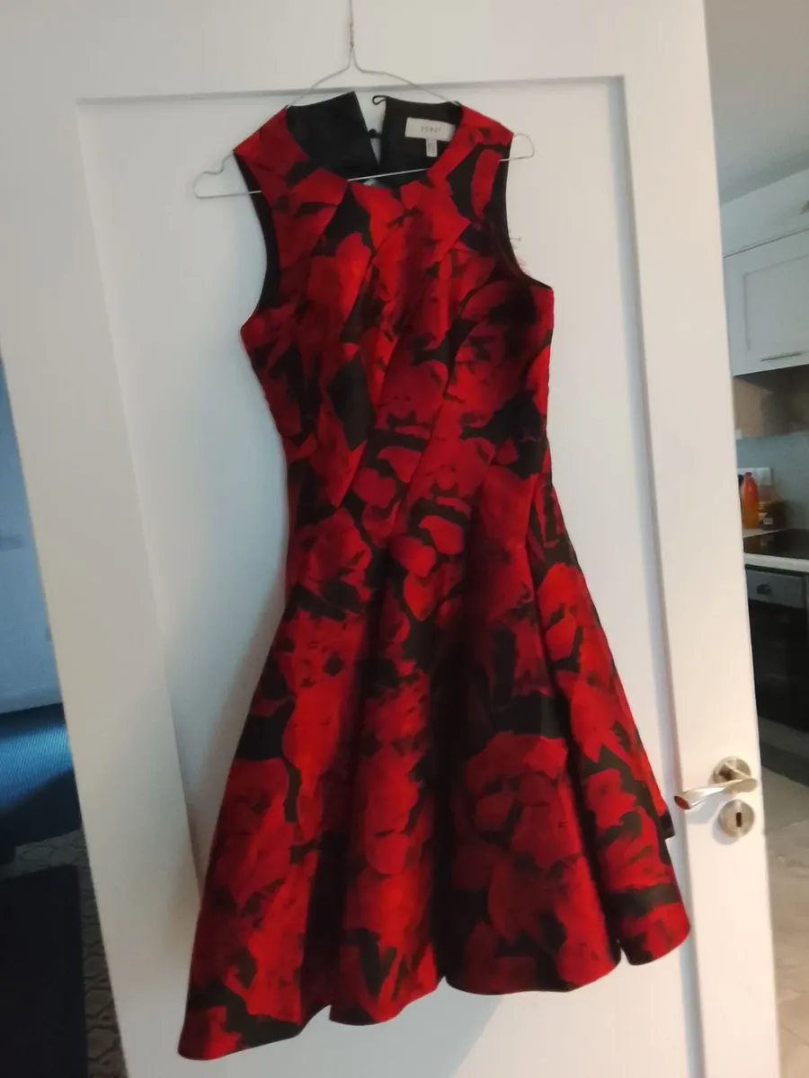 Coast Dress Red and Black new condition - Image 2