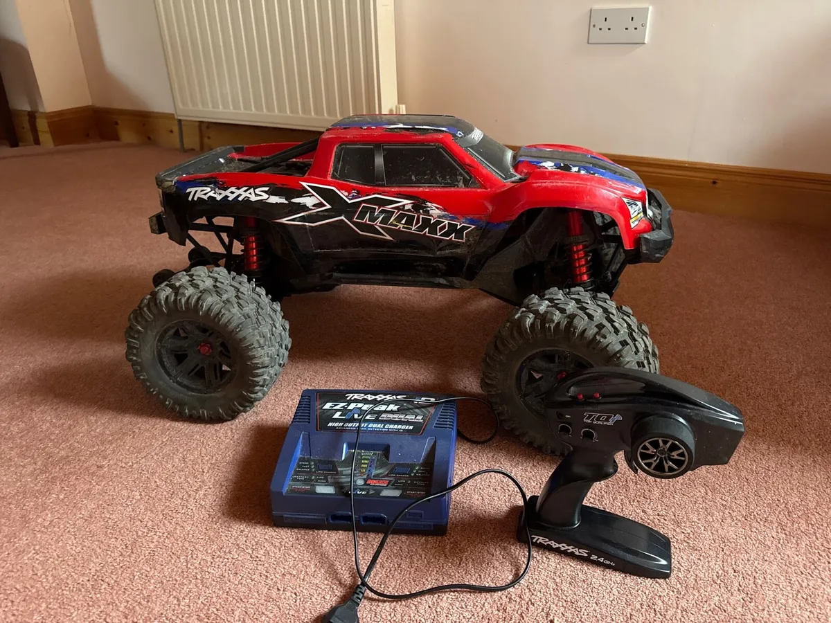 Xmax radio controlled car