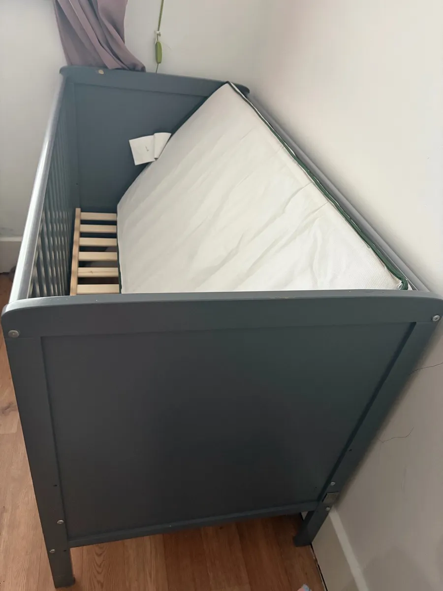 Cot - Image 1