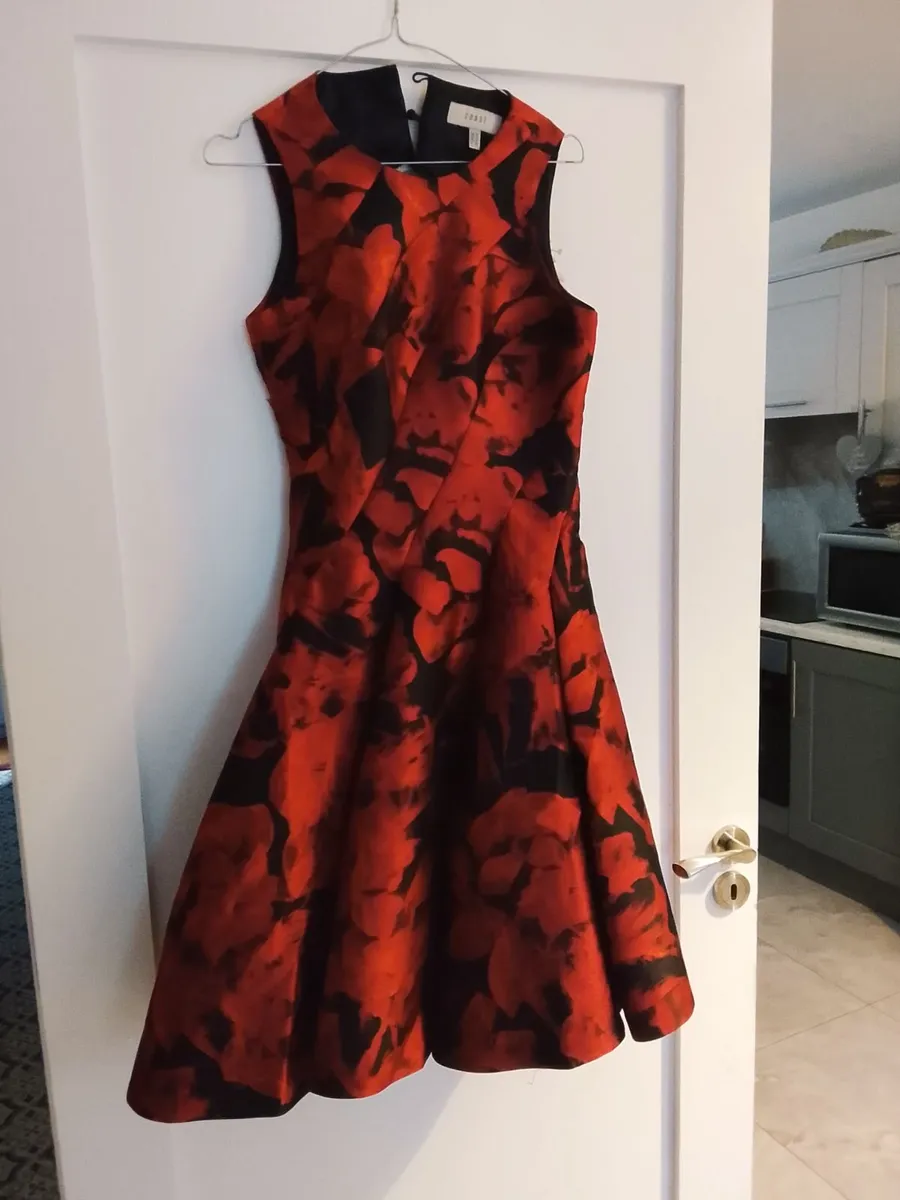 Coast Dress Red and Black new condition - Image 4