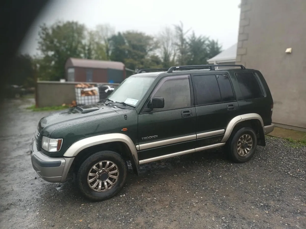 2005 Isuzu Trooper - Image 1