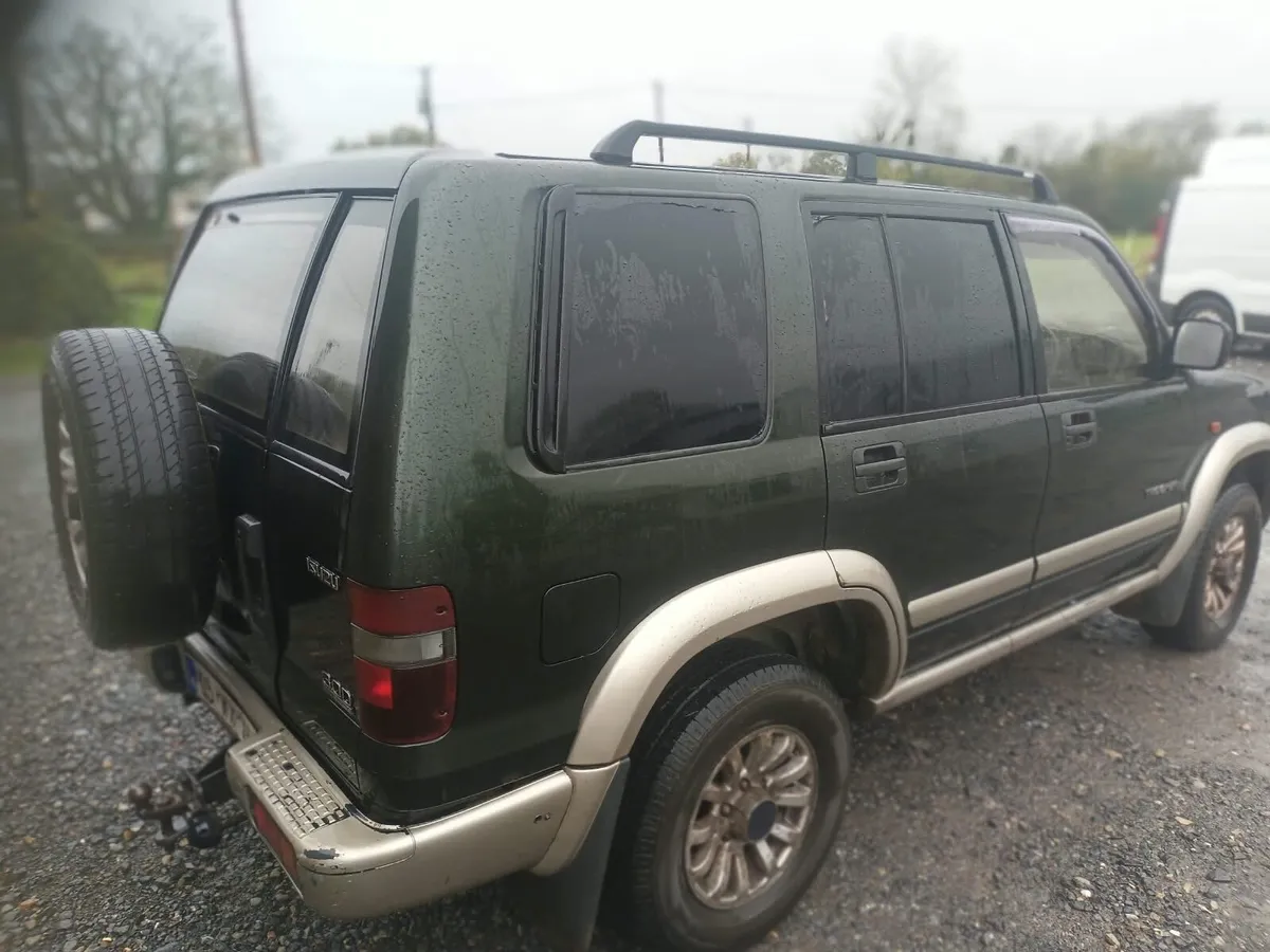 2005 Isuzu Trooper - Image 3
