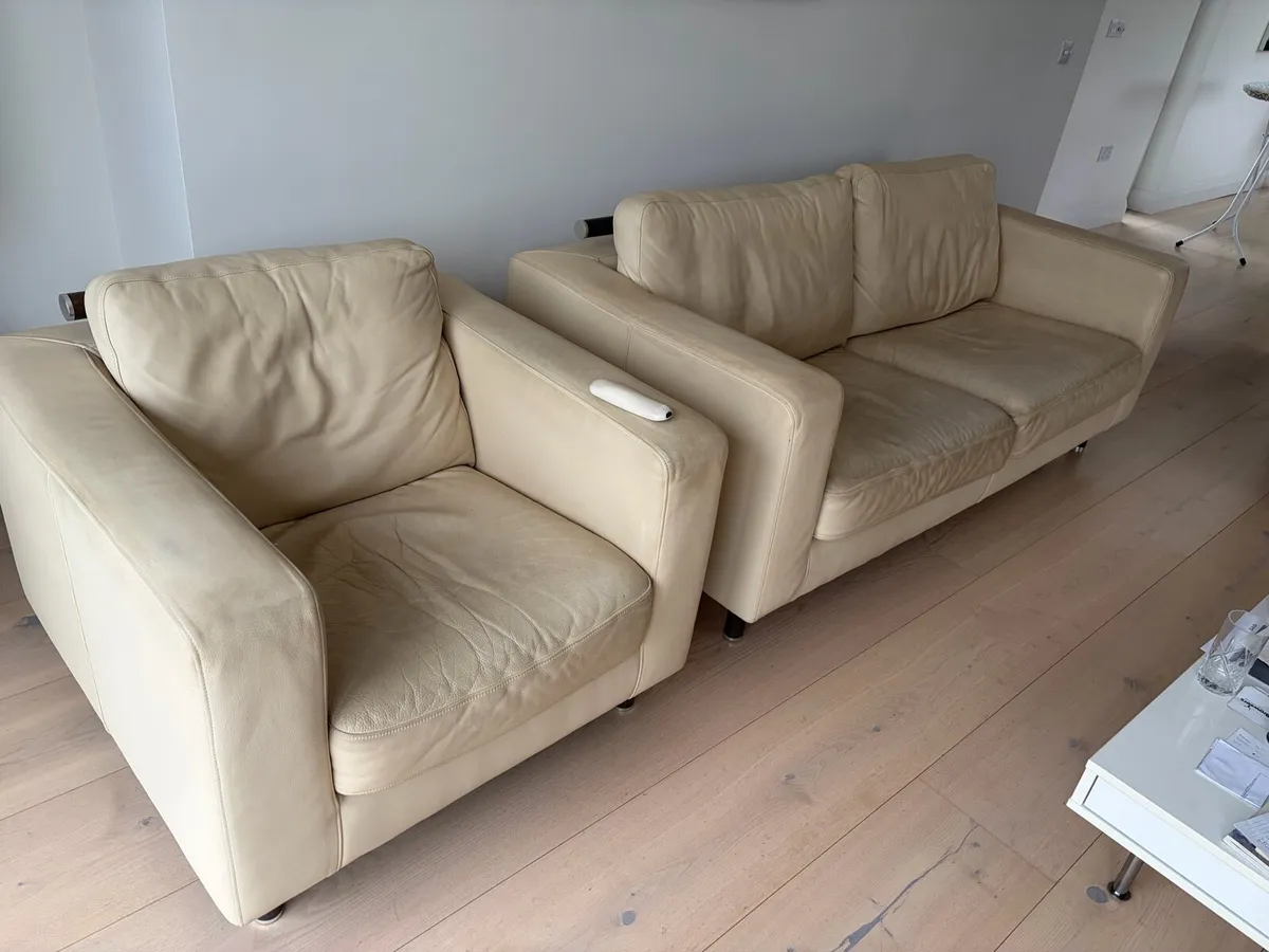 Natuzzi Leather sofa and two arm chairs - Image 1