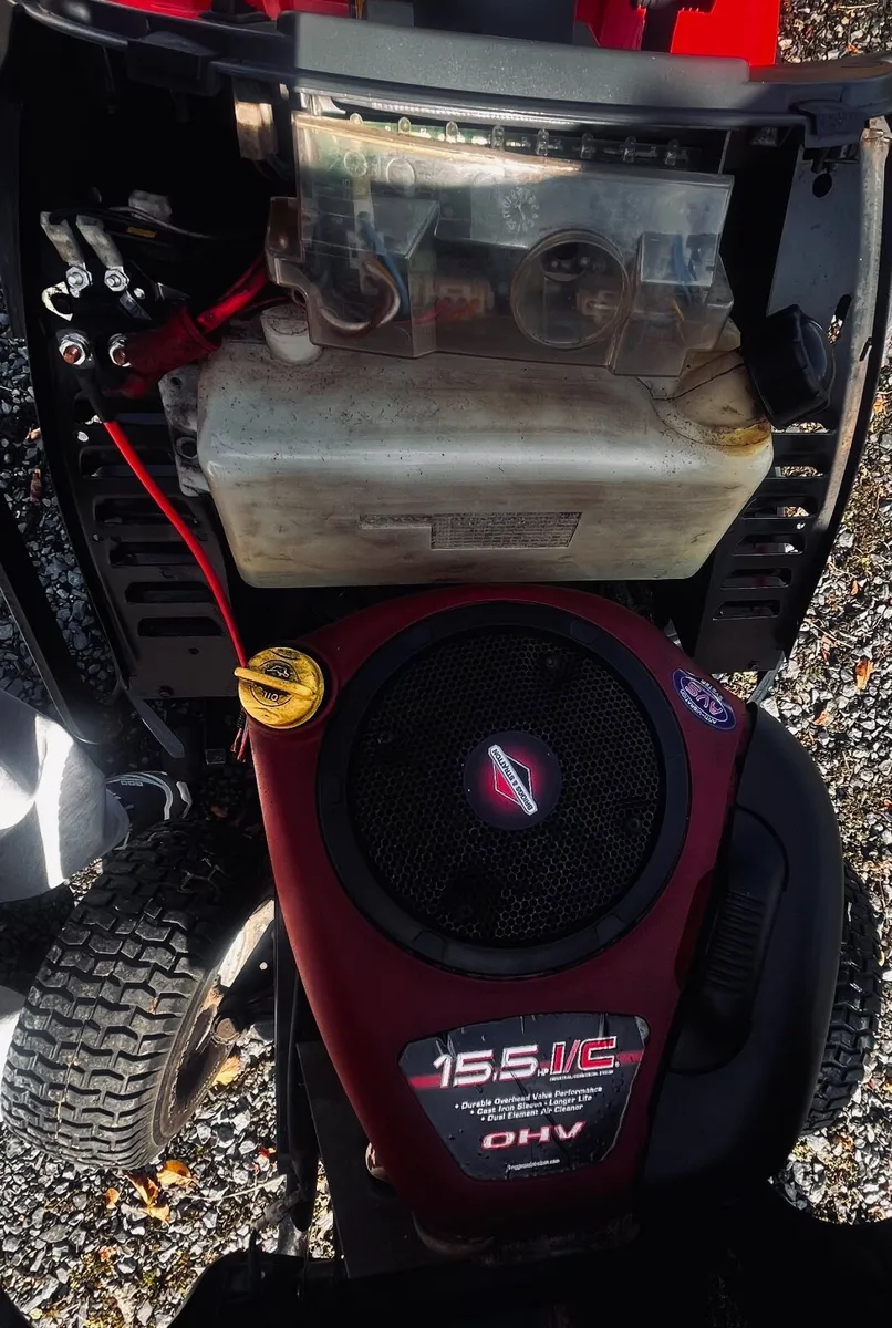 Ride on lawn mower - Image 3