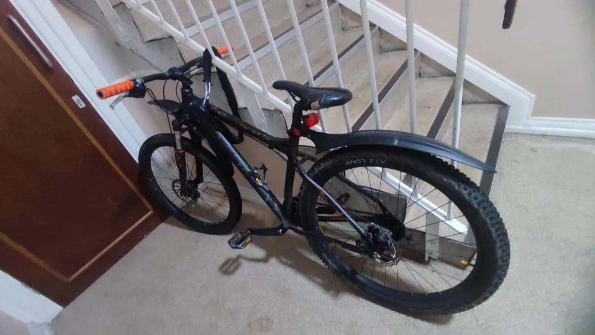 2 Mountain Bikes (Carrera + Black MTB) €350 for 2 - Image 3