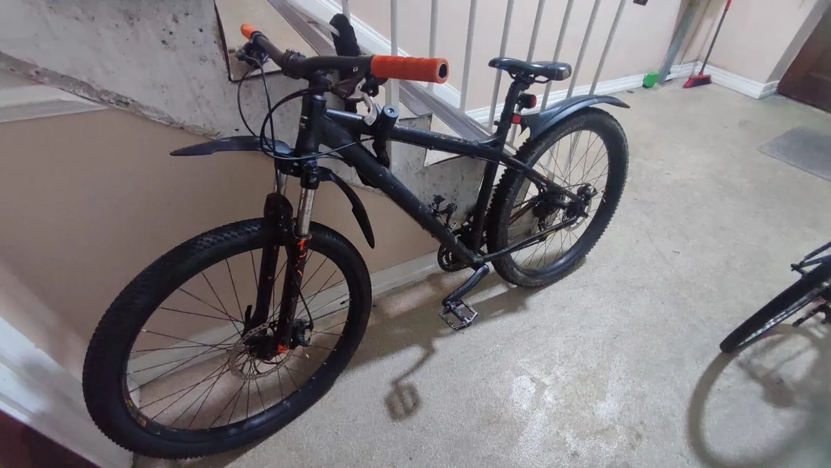 2 Mountain Bikes (Carrera + Black MTB) €350 for 2 - Image 4