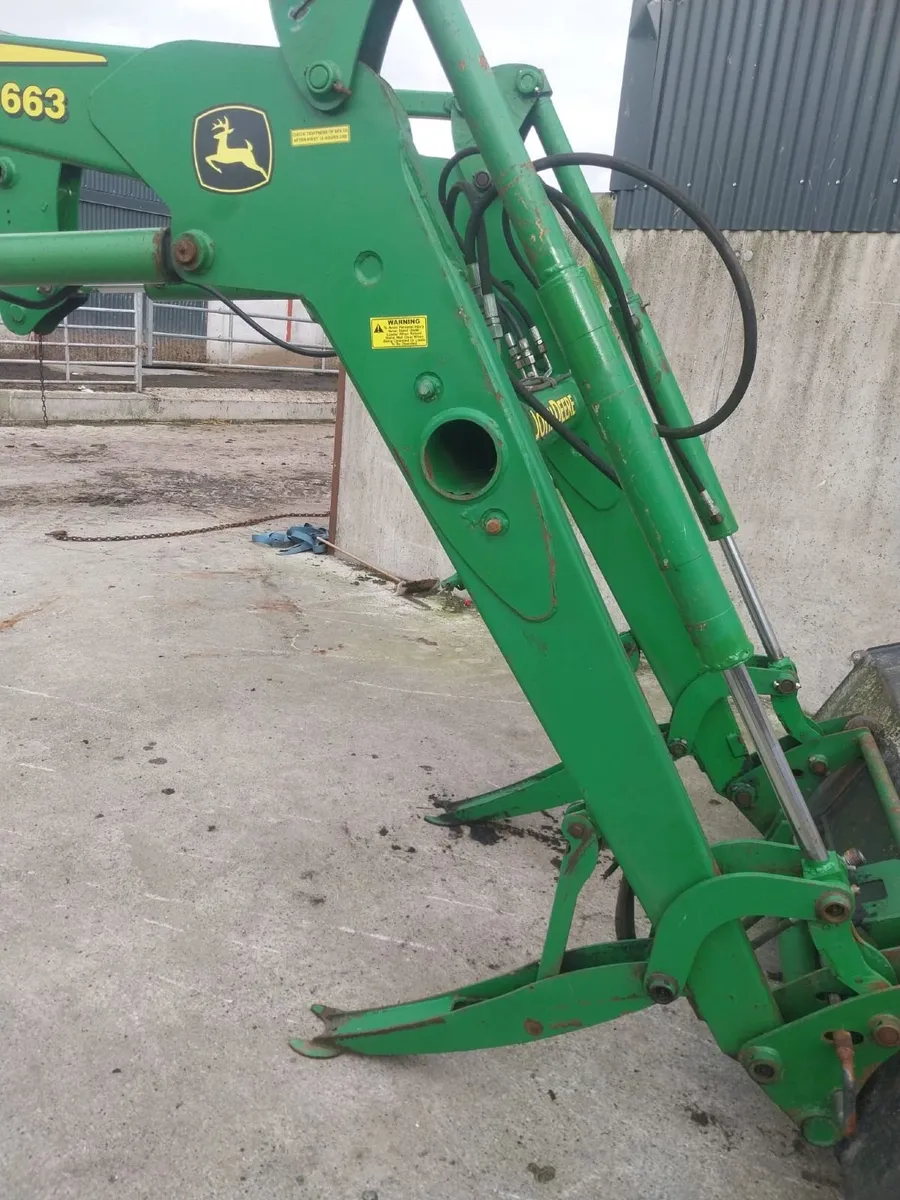 Front loader - Image 1