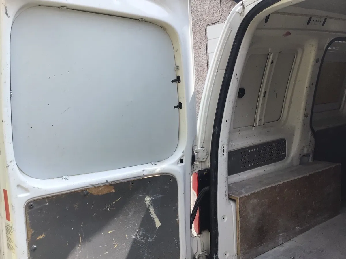 Volkswagen caddy tdi - Image 4