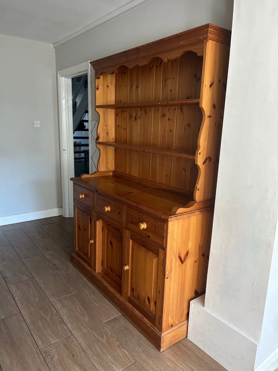 Kitchen dresser