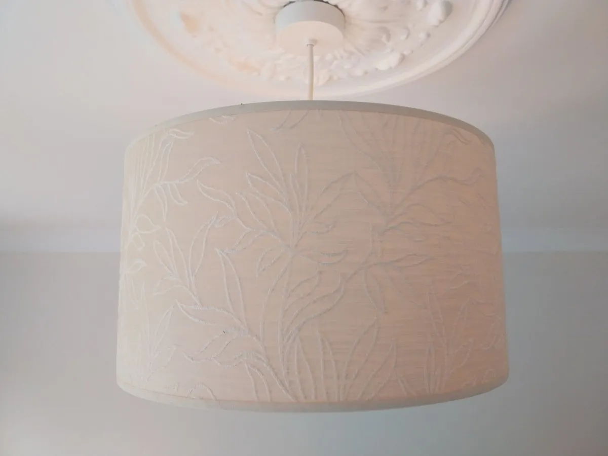 2 x Cream Lampshades - Image 1
