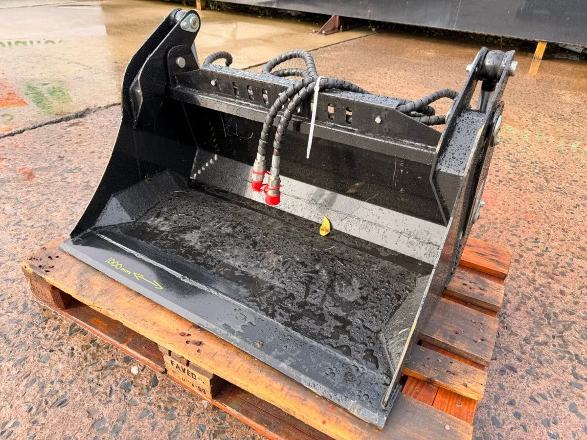 UNUSED  MINI SKID STEER 4 IN1 BUCKET......7046 - Image 2
