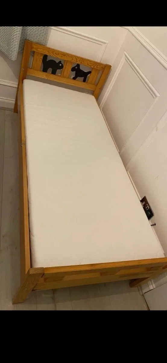Kids toddler bed - Image 1