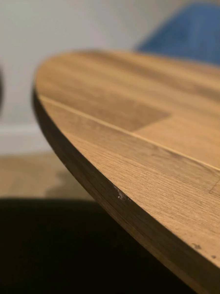 Round table and 4x chairs - Image 4
