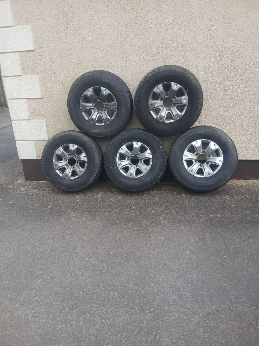 Toyota Hilux Ozark alloy wheel