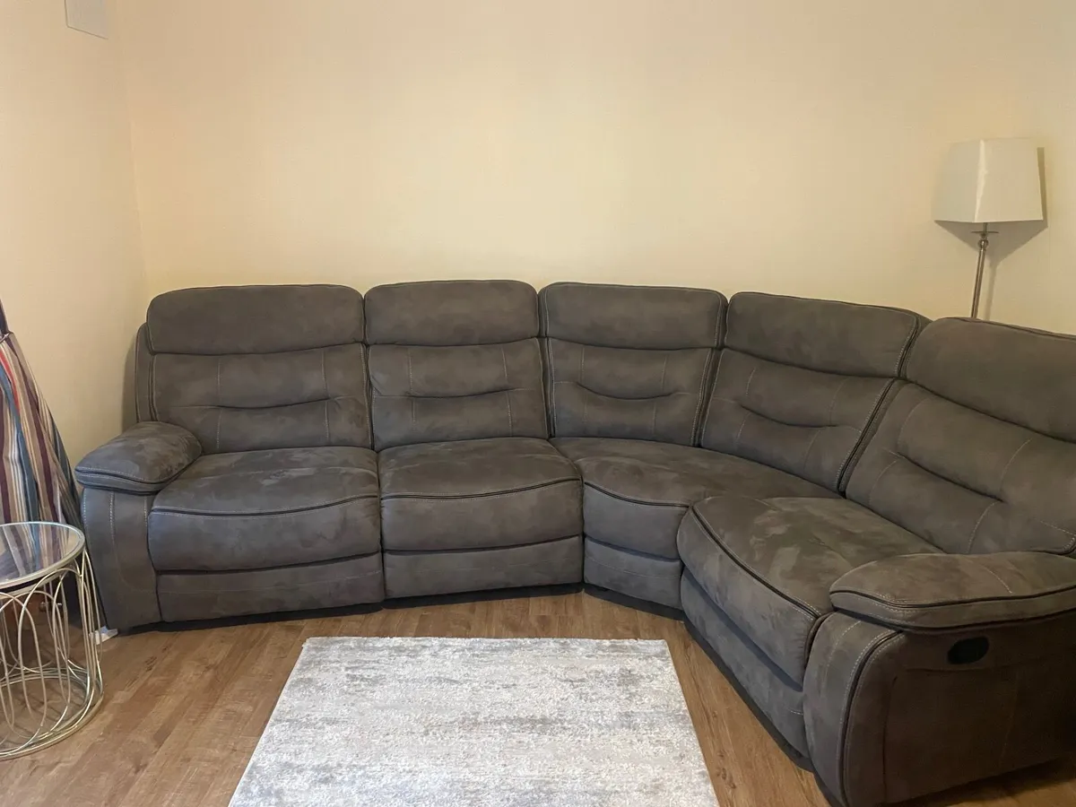 Corner couch / sofa - Image 2