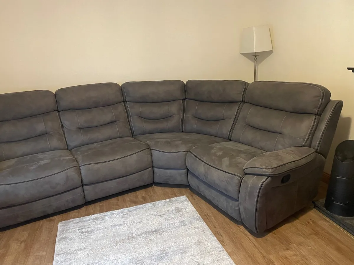Corner couch / sofa - Image 3