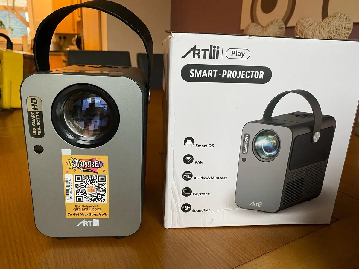 ART Iii smart projector - Image 1