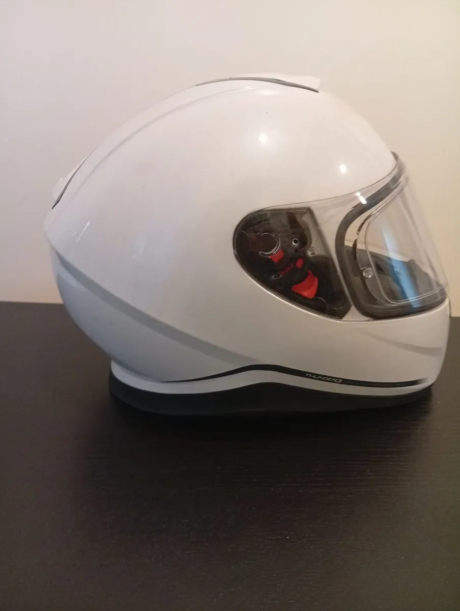 Quality Motorcycle Helmet+tinted visor - Image 4