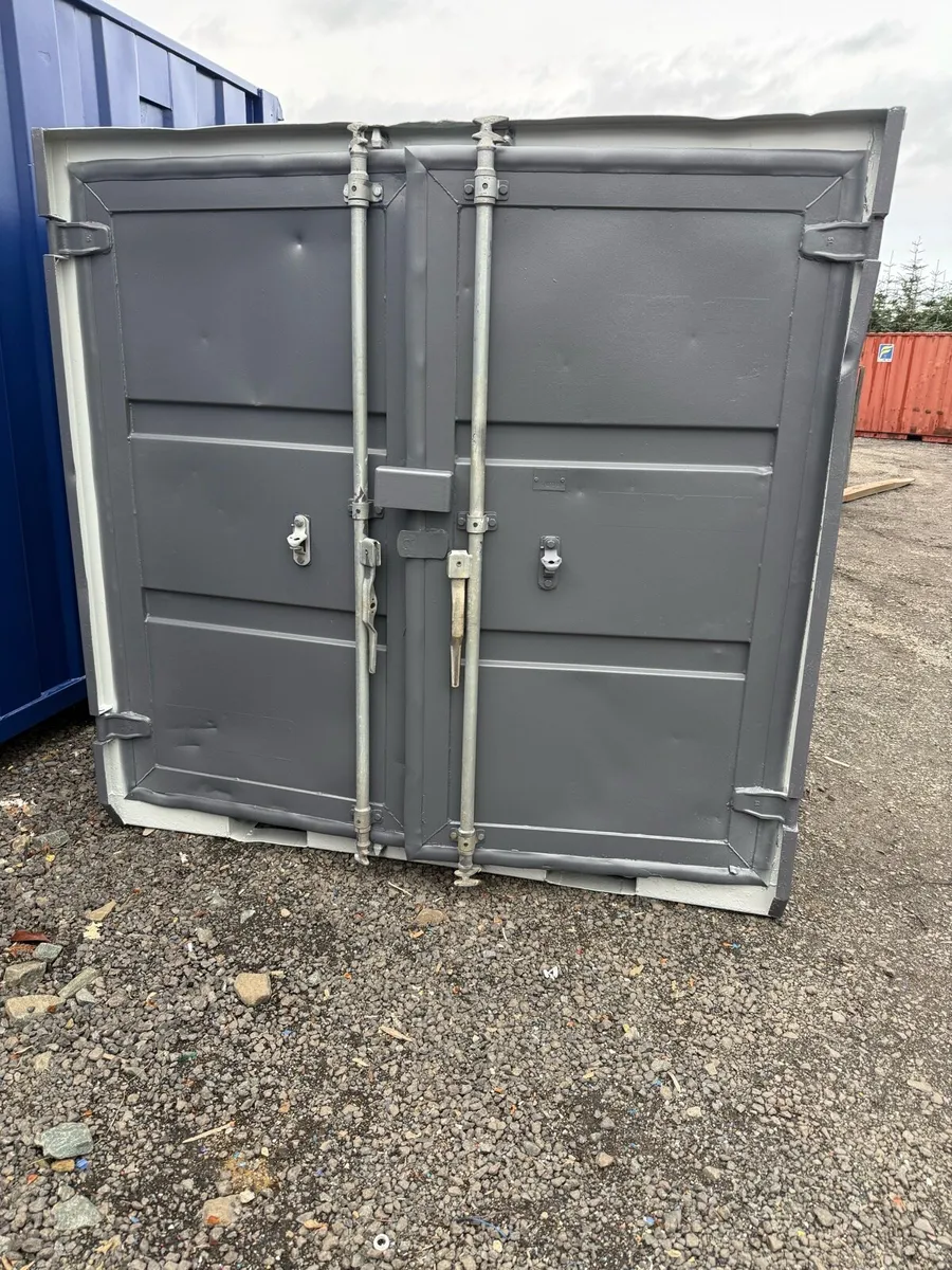 Containers - Image 2