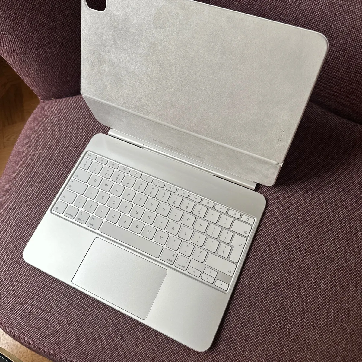 New Apple Magic Keyboard For iPad Pro 13 Inch - Image 4