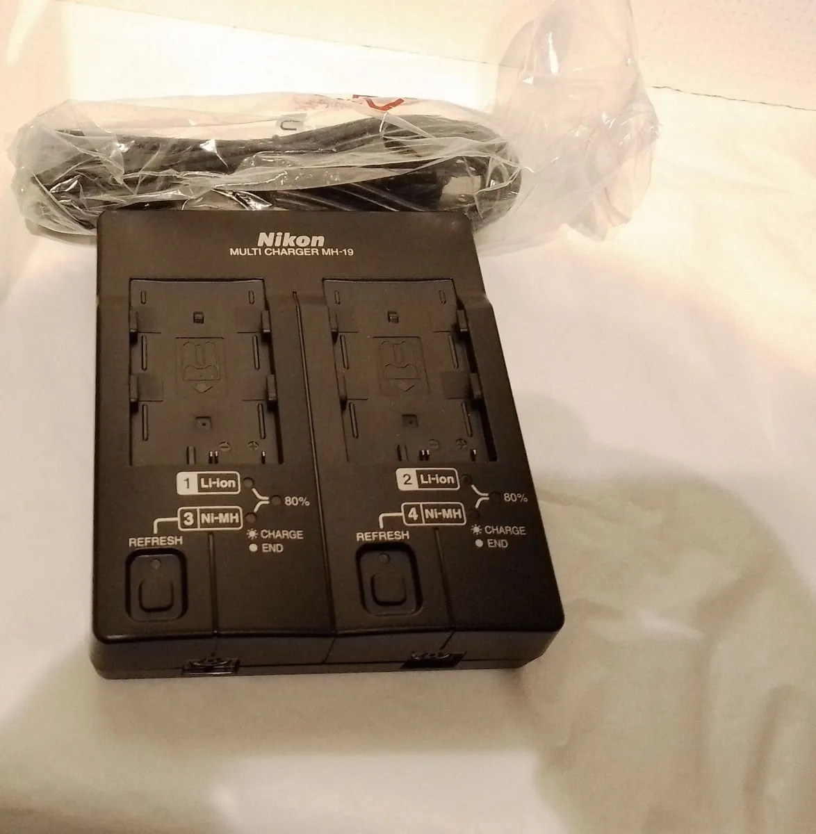 Genuine Nikon MH 19 Multi Charger BNIB - Image 1