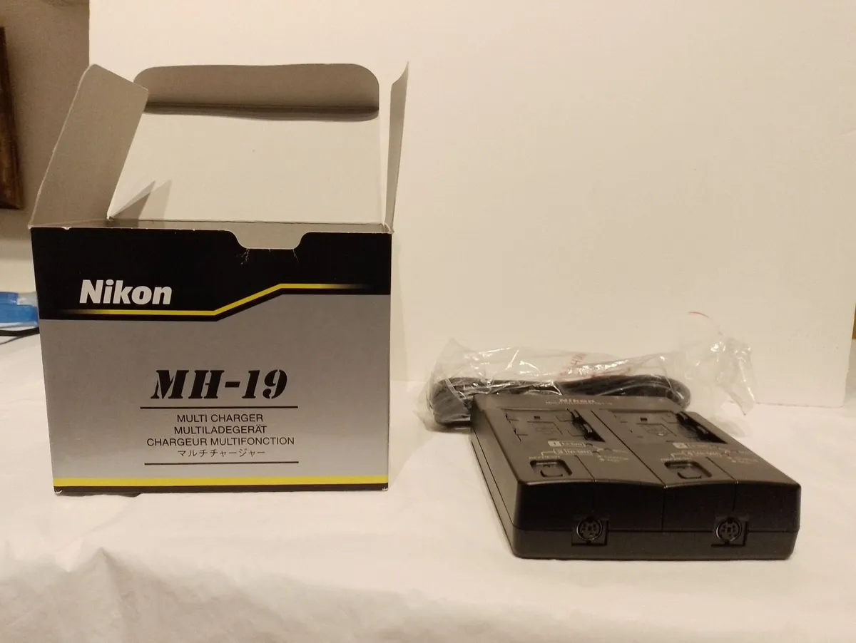 Genuine Nikon MH 19 Multi Charger BNIB - Image 2