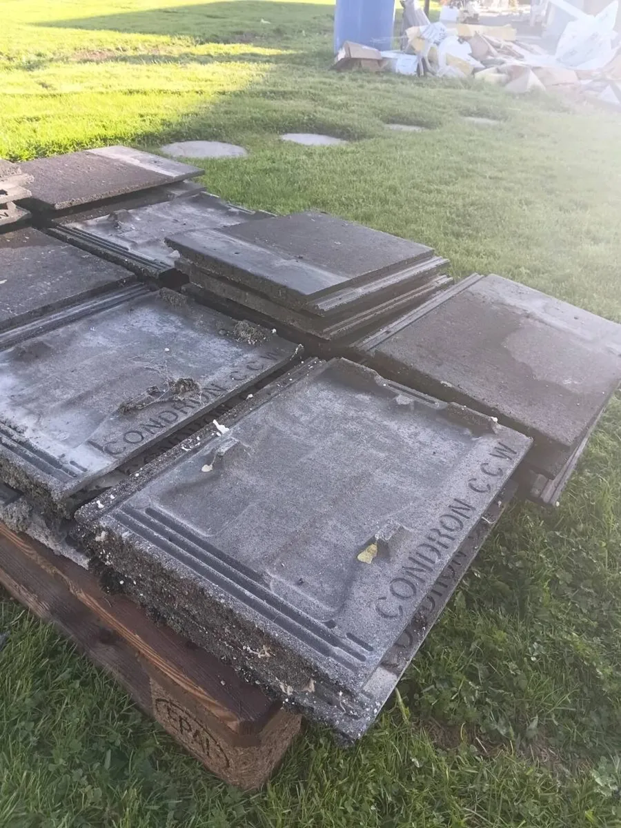 Grey roof tiles - Image 1