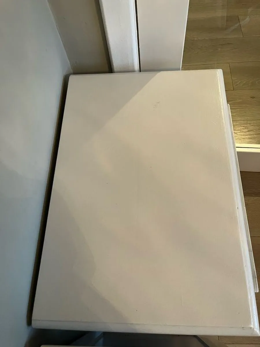 Bedside lockers x2 - Image 4