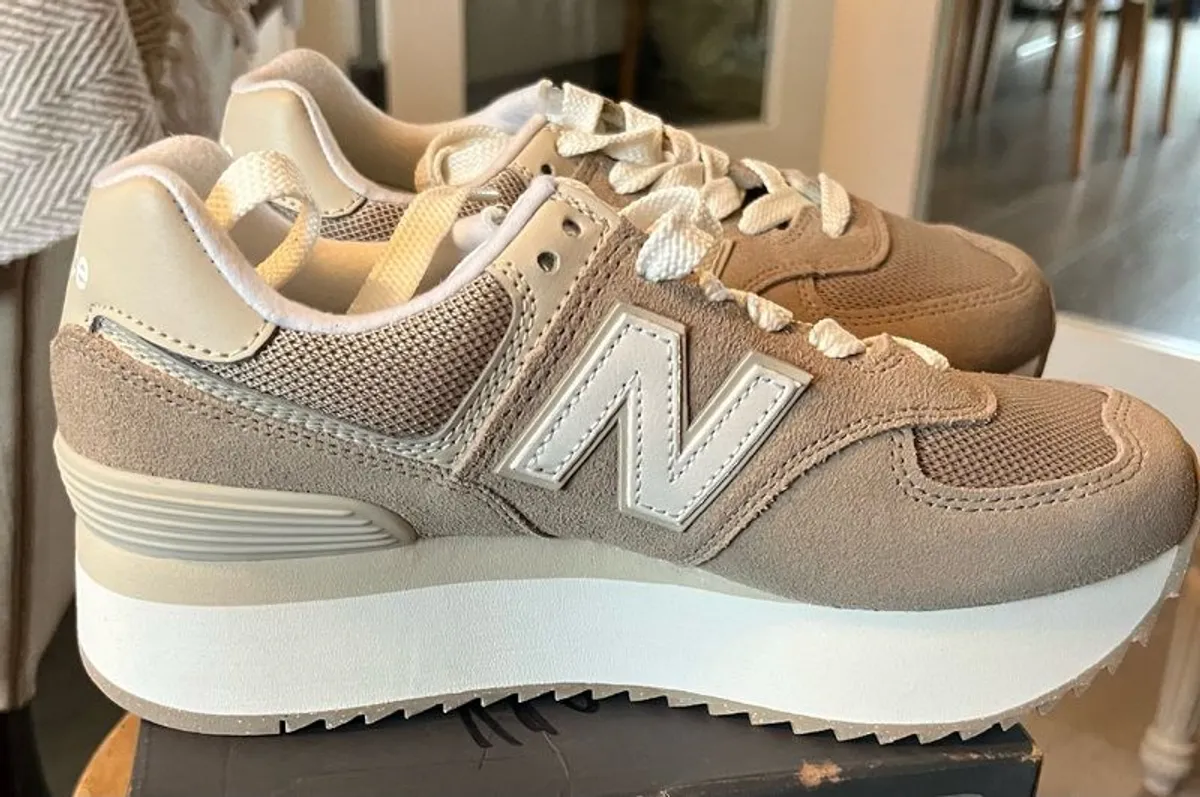 New Balance trainers - Image 2