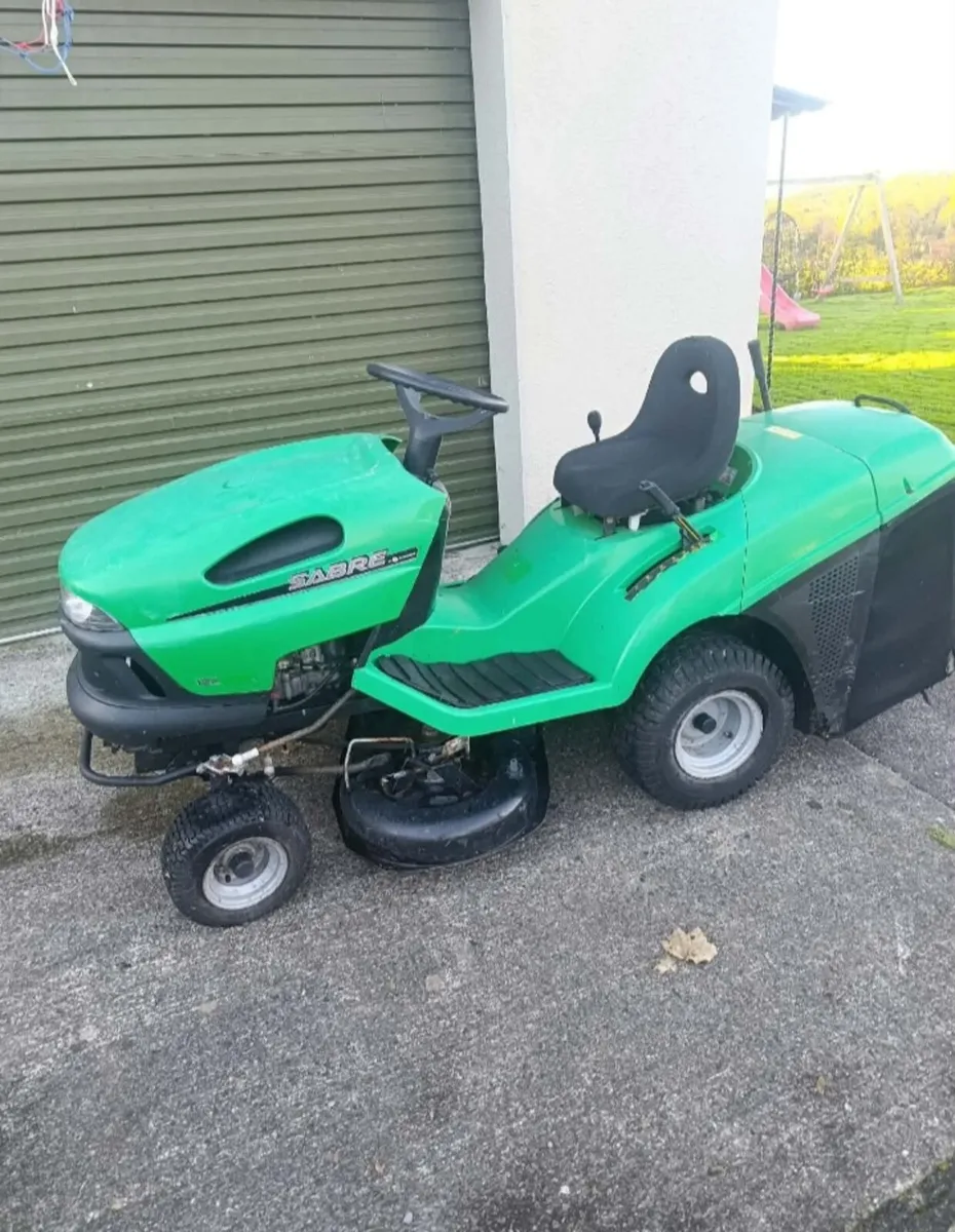 Ride on lawnmower - Image 1