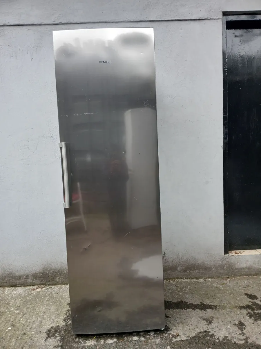 SEIMENS LARDER FREEZER FOR SALE - Image 3