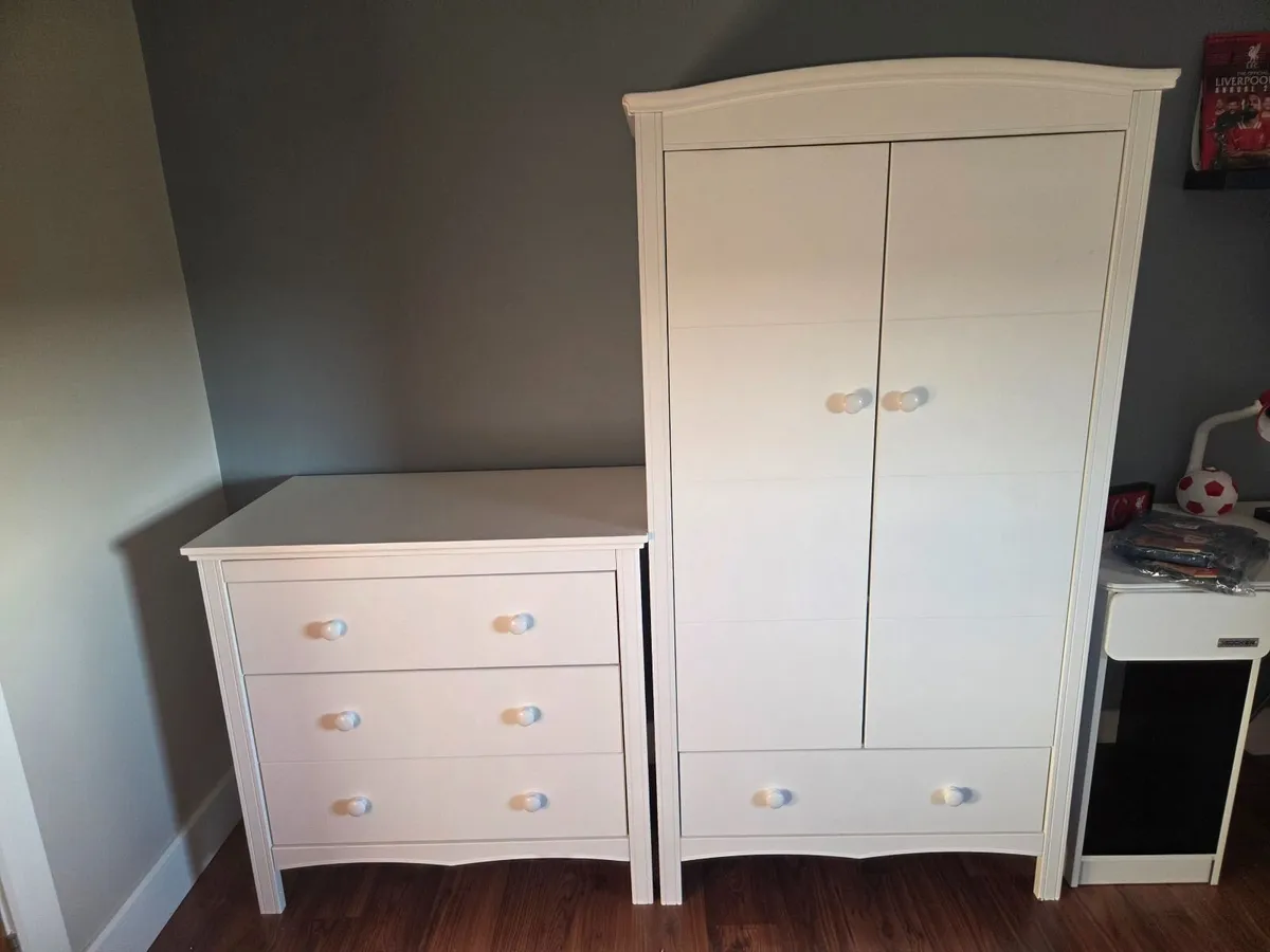 Kids bedroom furniture - Image 1