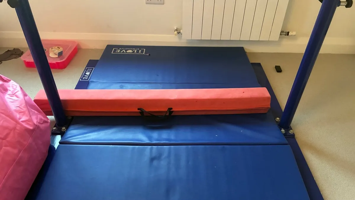 Gymnastics bar - Image 1