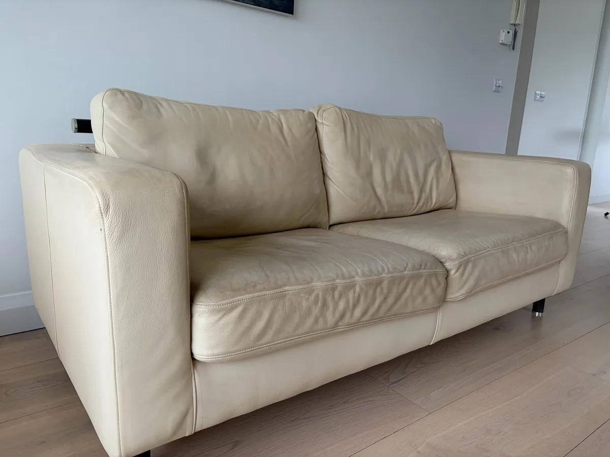 Natuzzi Leather sofa and two arm chairs - Image 1