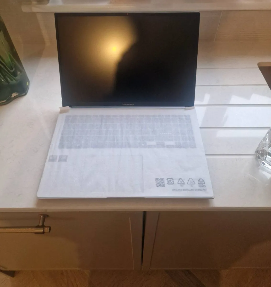 ASUS Vivobook 16 - Image 2