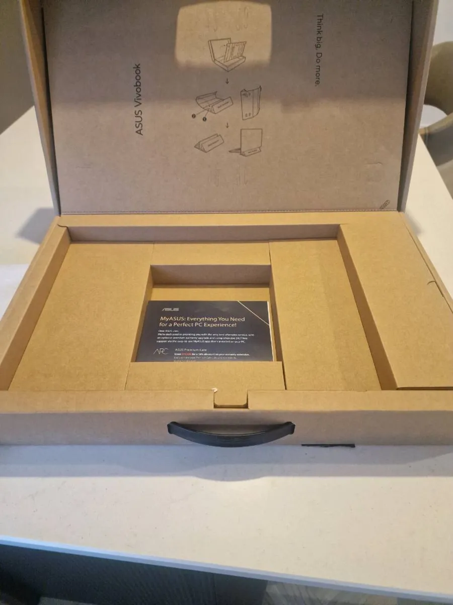 ASUS Vivobook 16 - Image 4